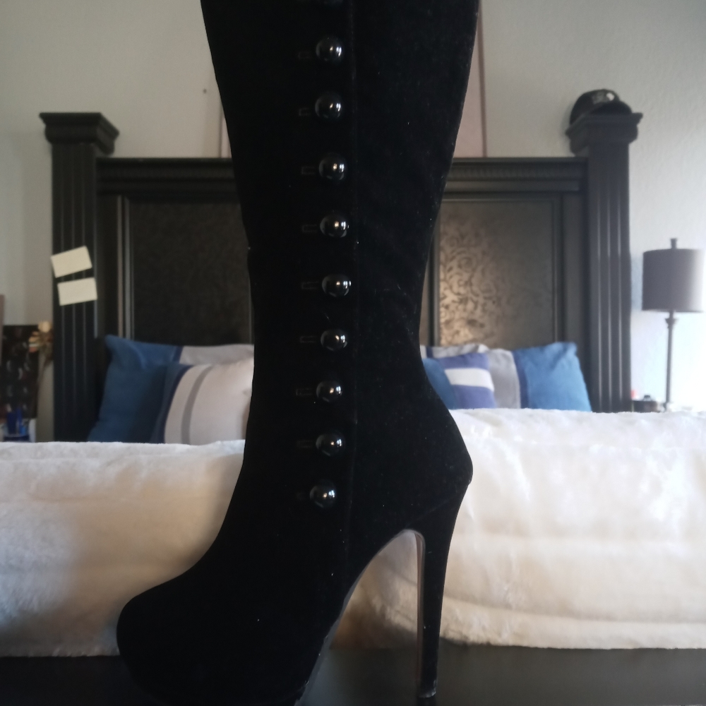 Crape Myrtle Knee High Button Suede Boots